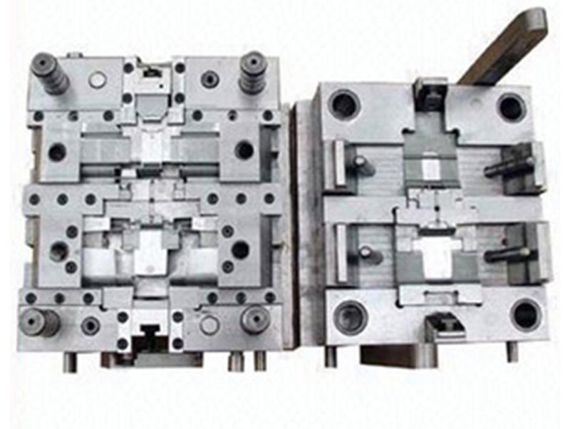 龙里精密塑料模-07