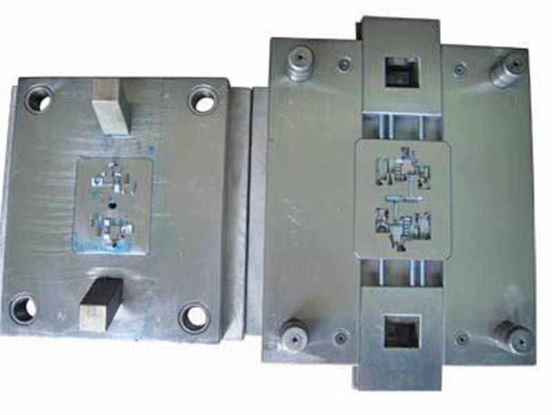 龙里精密塑料模-01